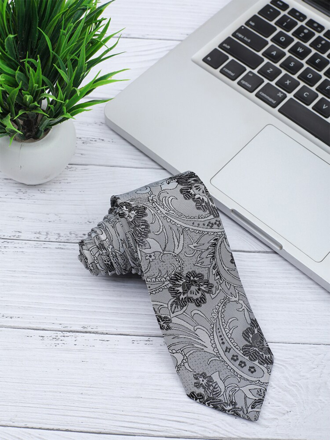 

ELLIS Men Grey & Black Woven Design Broad Tie