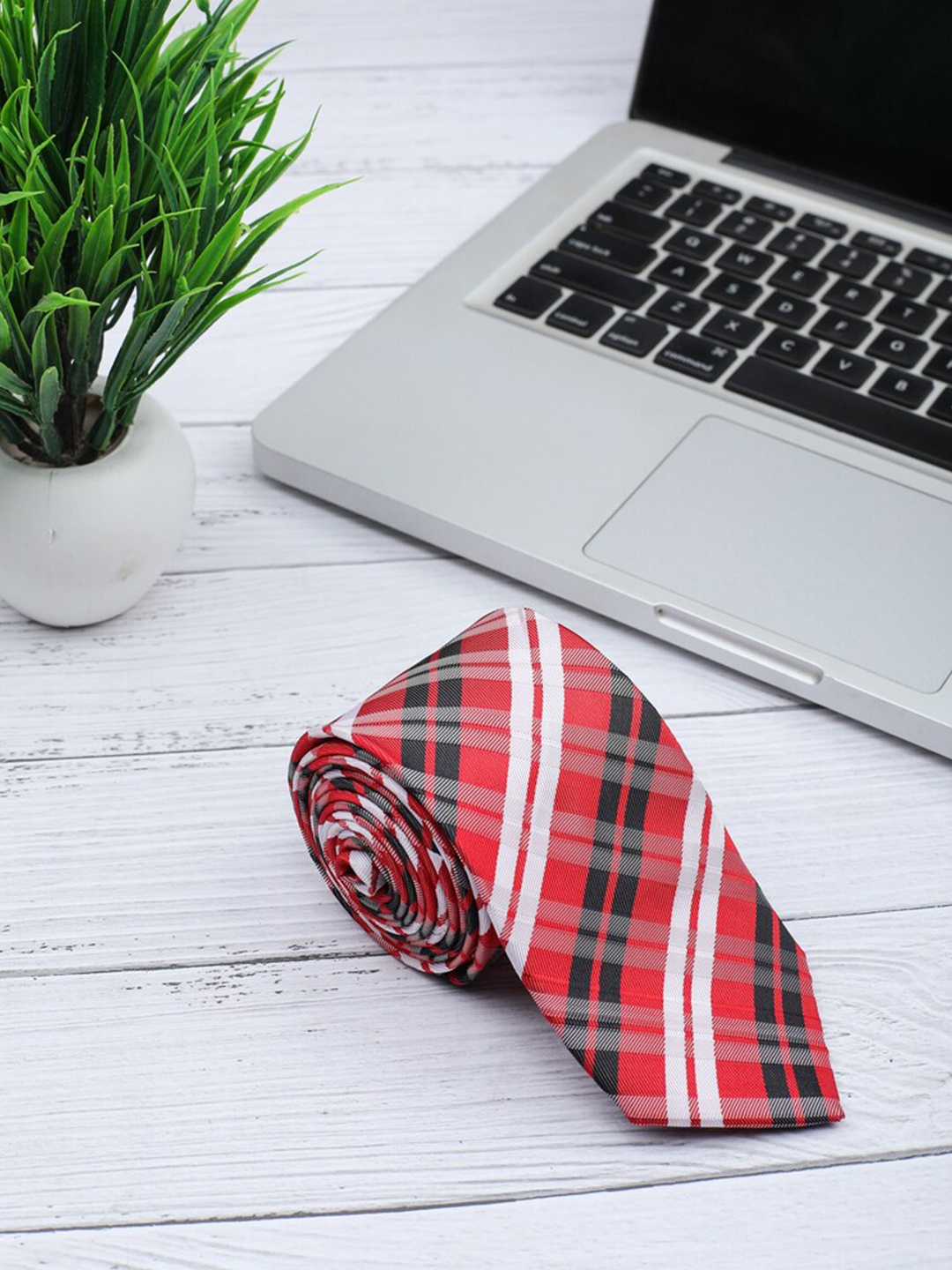 

ELLIS Men Red & Black Checked Broad Tie