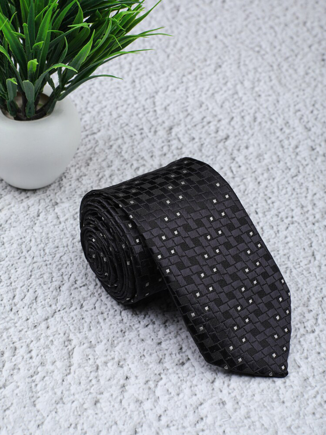

ELLIS Men Black & White Woven Design Broad Tie