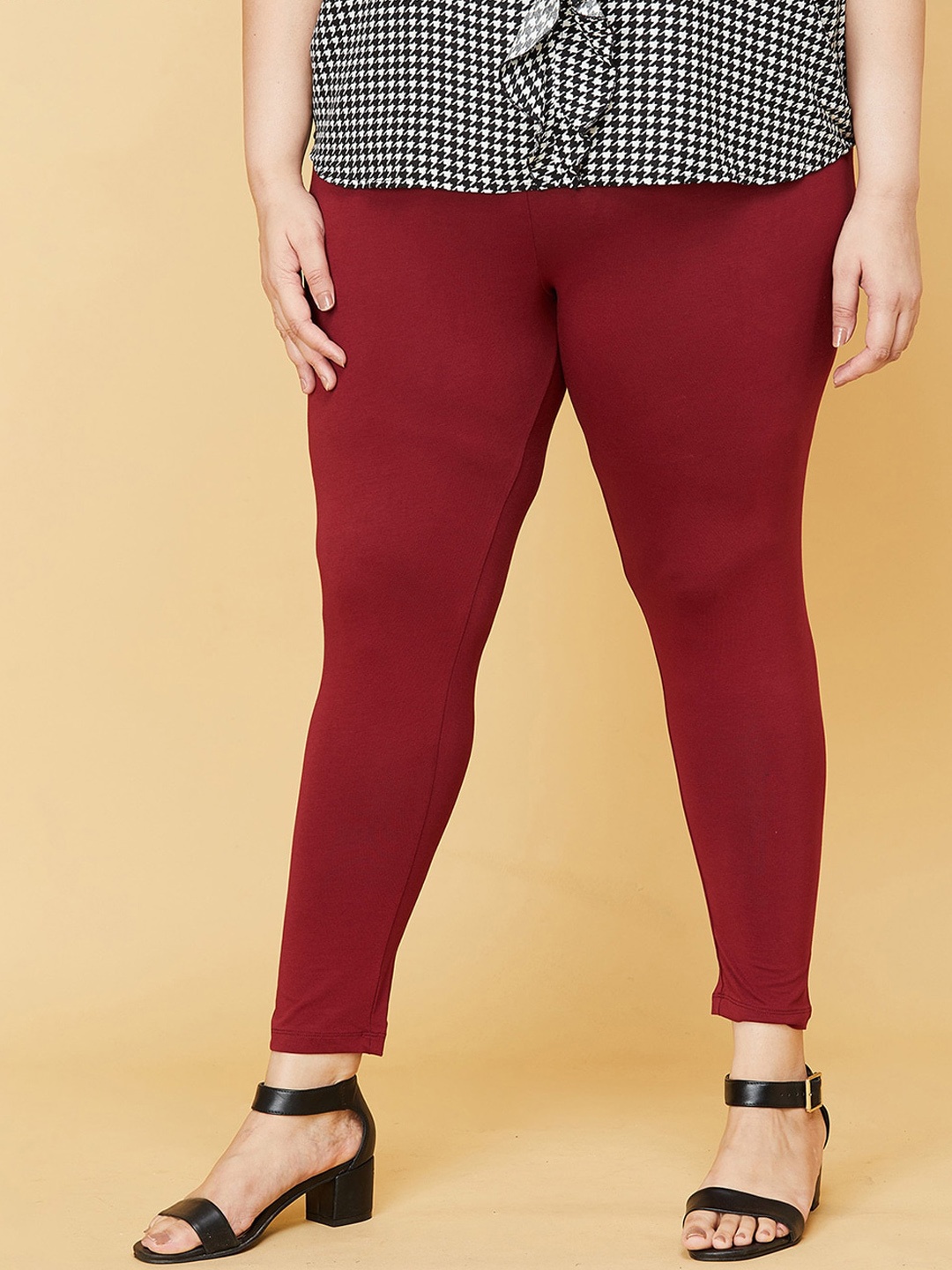 

max Women Plus Size Red Solid Ankle-Length Leggings