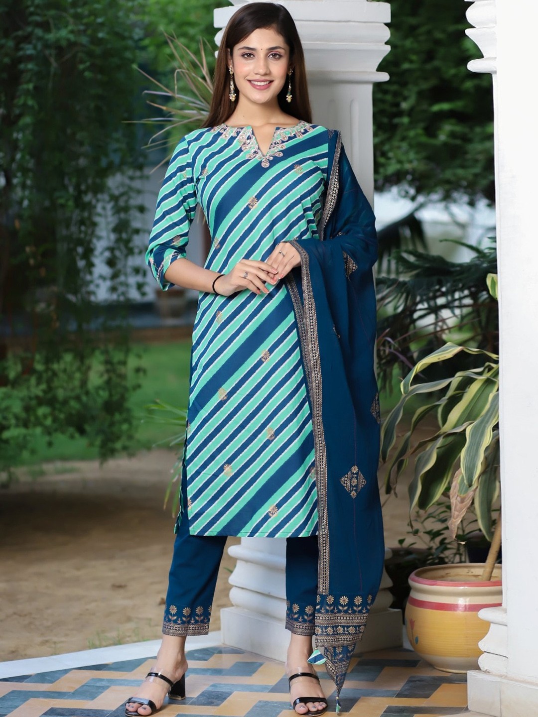 

Meeranshi Women Blue Printed Pure Cotton Kurta with Trousers & With Dupatta