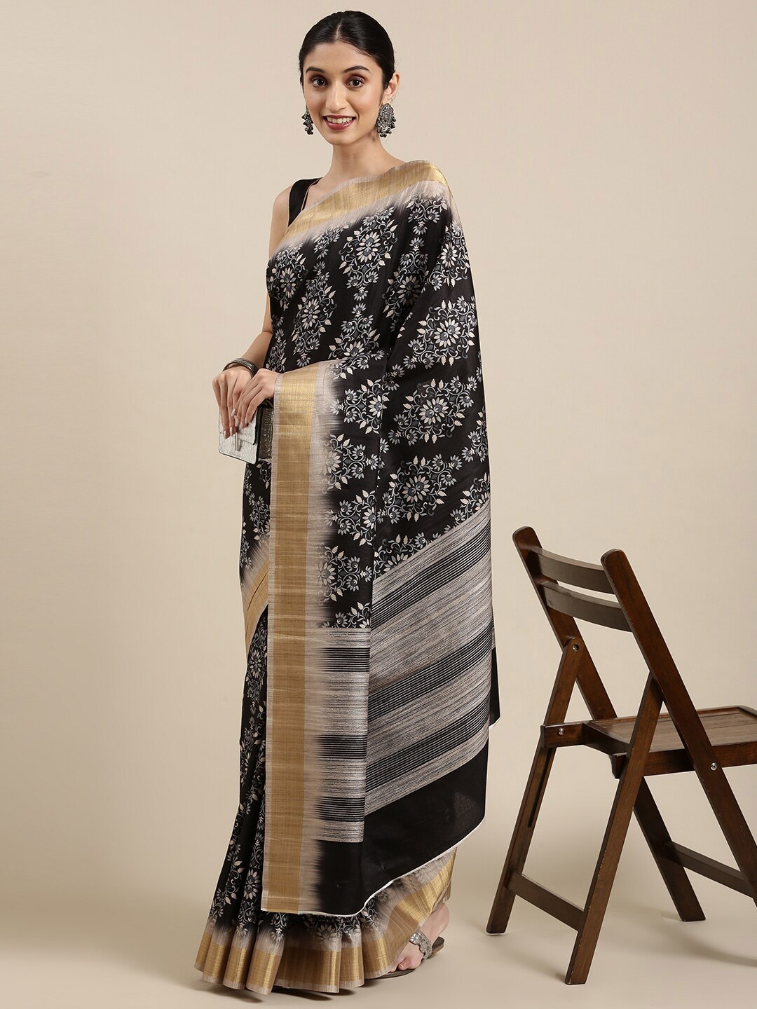 

The Chennai Silks Women Black & White Floral Cotton Blend Chanderi Saree