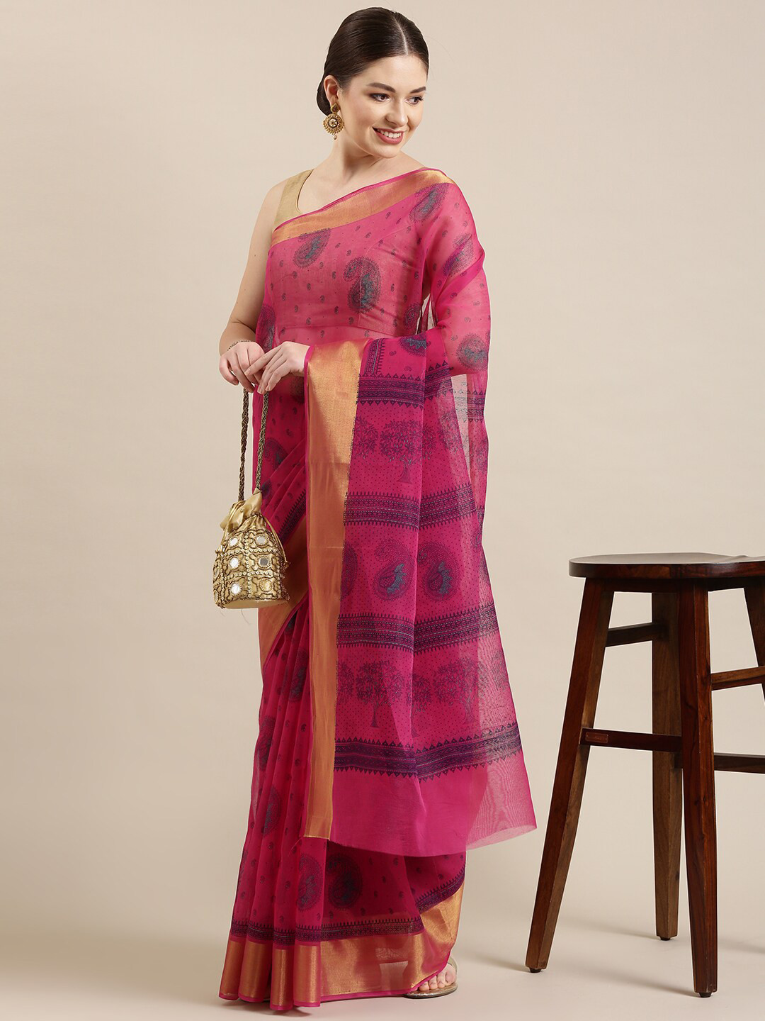 

The Chennai Silks Women Pink & Gold-Toned Paisley Zari Pure Cotton Fusion Saree