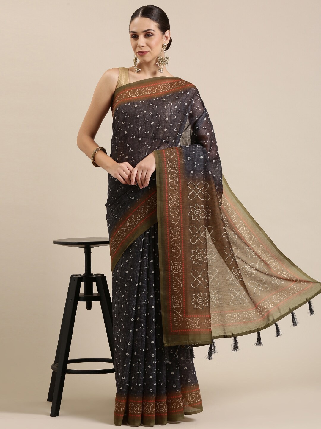 

The Chennai Silks Black & White Bandhani Fusion Chanderi Saree