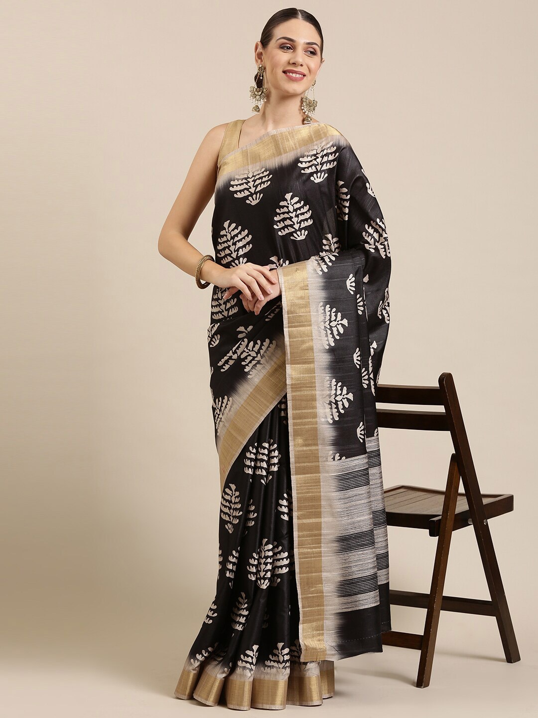 

The Chennai Silks Black & White Floral Zari Fusion Chanderi Saree