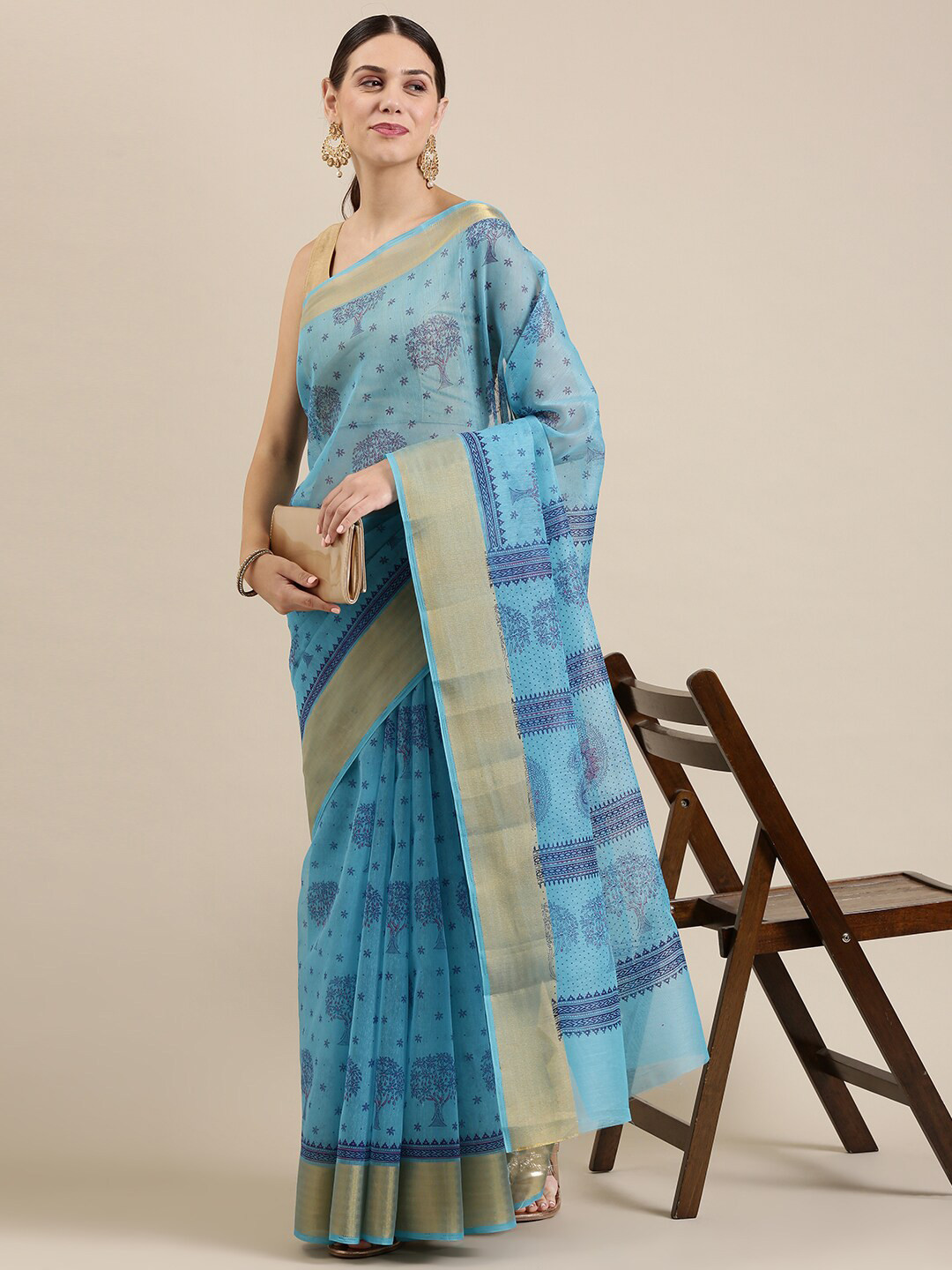 

The Chennai Silks Blue & Gold-Toned Floral Zari Pure Cotton Saree