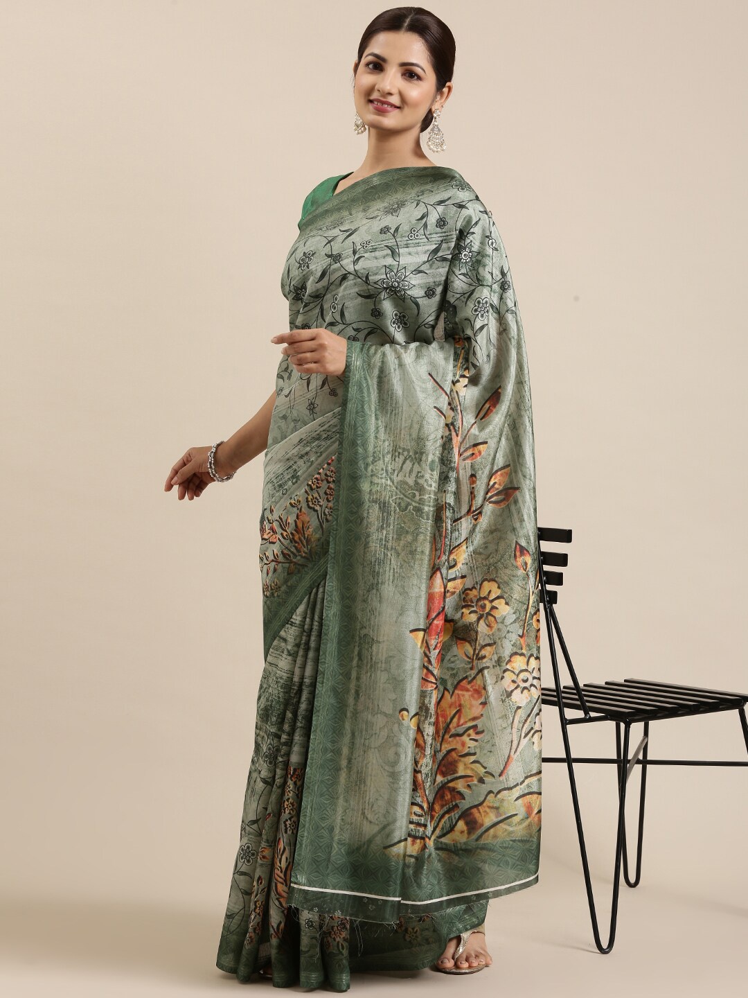 

The Chennai Silks Green & Peach-Coloured Floral Fusion Saree