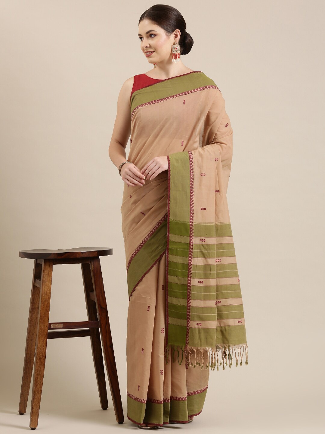 

The Chennai Silks Green & Beige Ethnic Motifs Zari Pure Cotton Fusion Saree