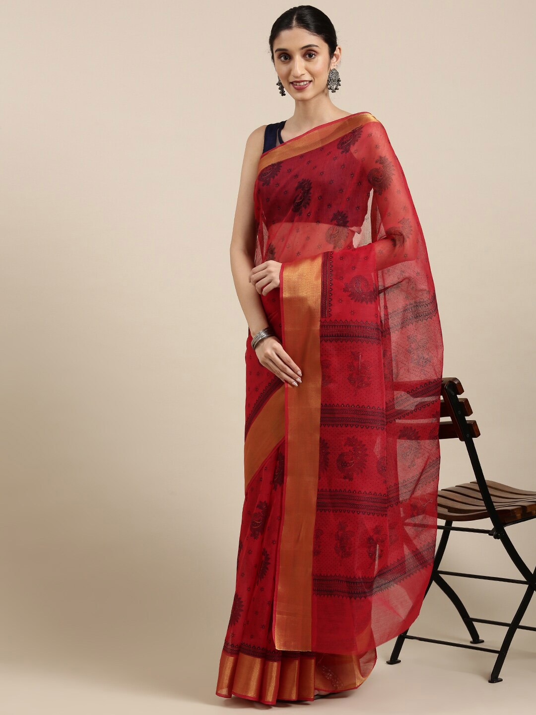

The Chennai Silks Red & Black Paisley Zari Pure Cotton Fusion Saree