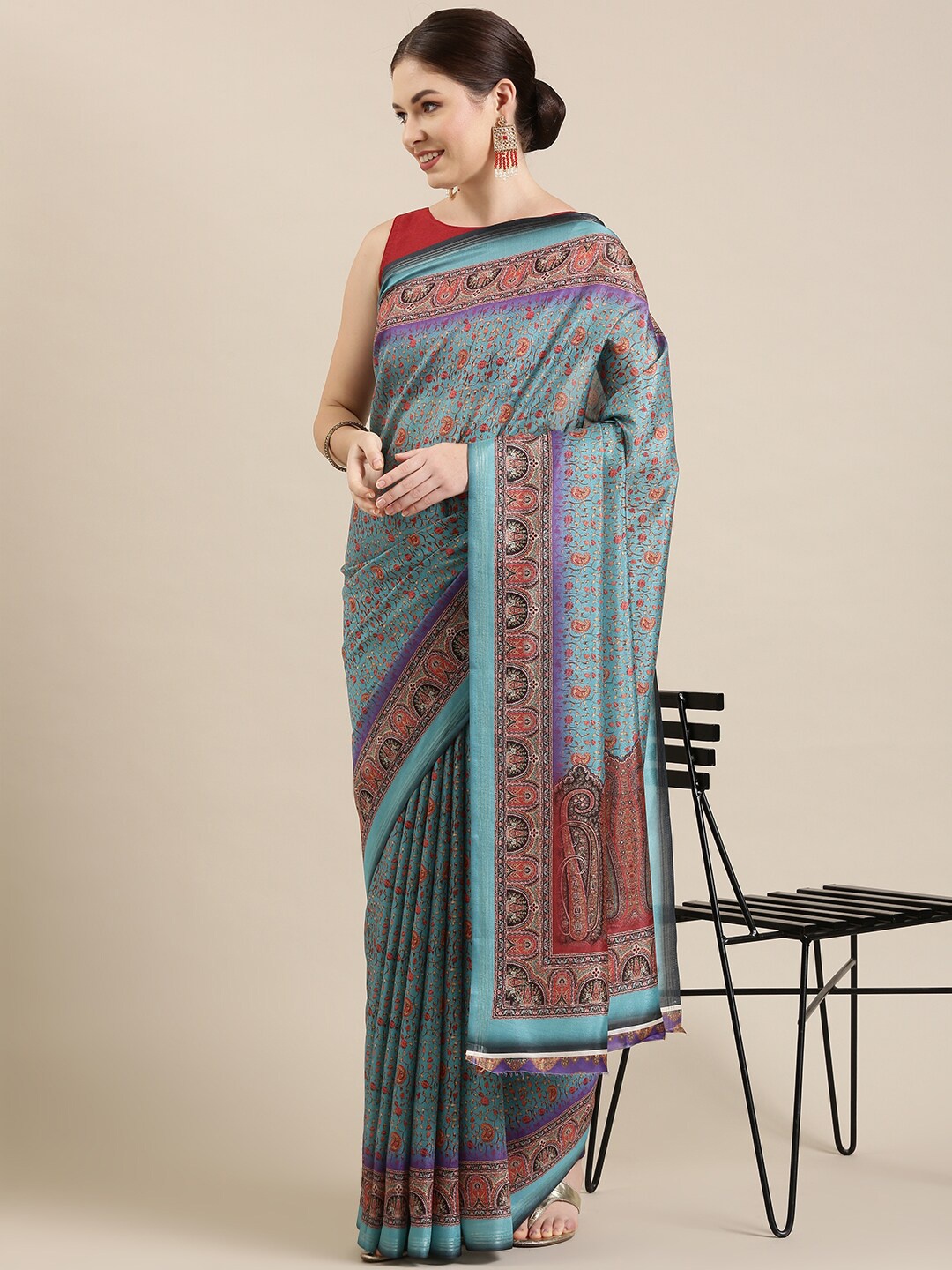 

The Chennai Silks Blue & Purple Floral Fusion Polyester Saree
