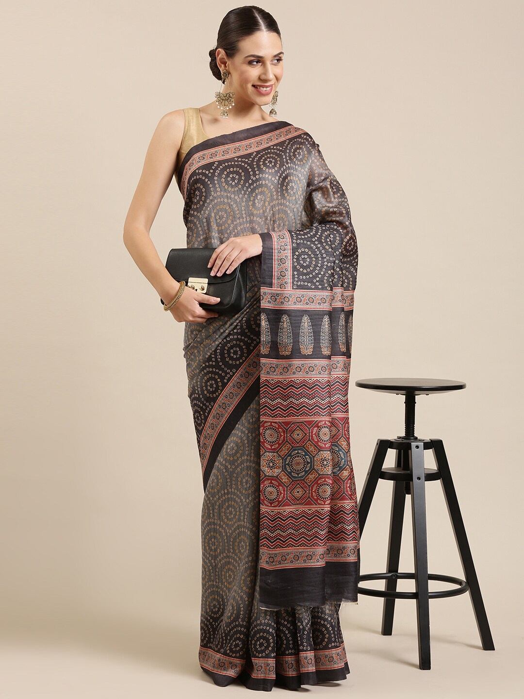

The Chennai Silks Grey & Red Bandhani Saree