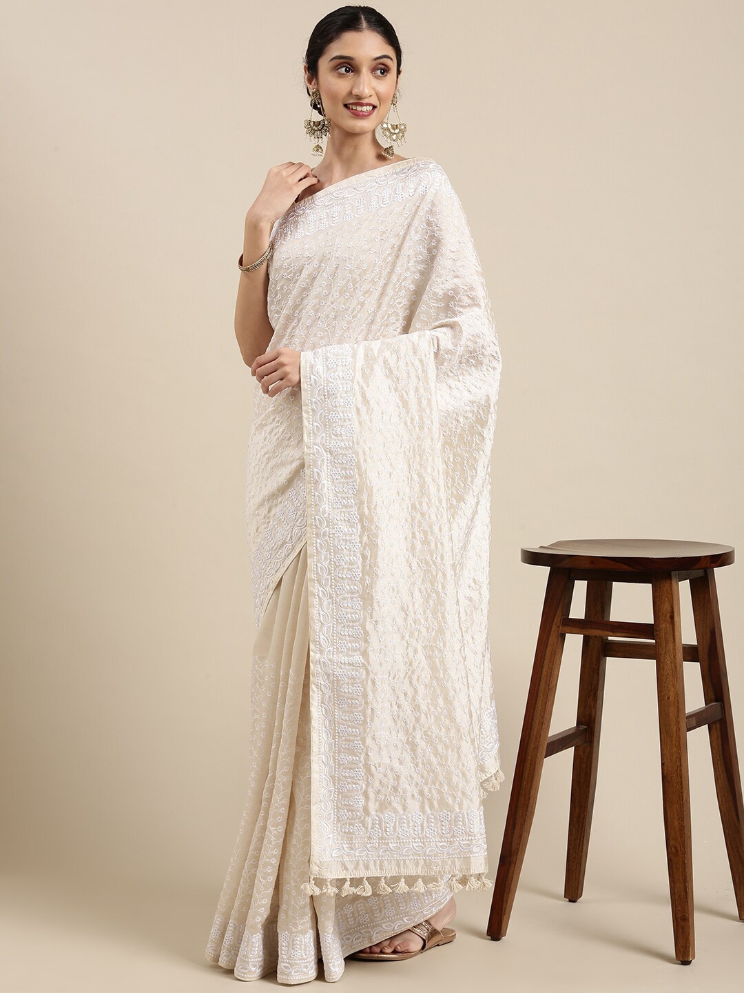 

The Chennai Silks Off White & Gold-Toned Embellished Embroidered Banarasi Saree