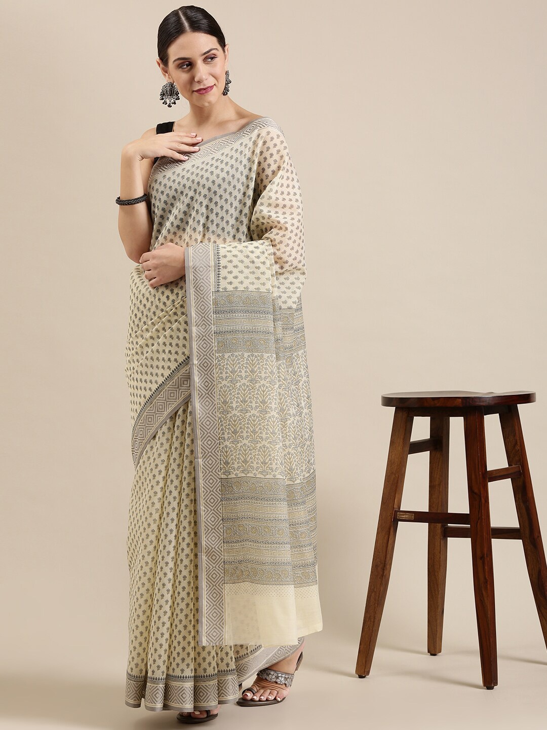 

The Chennai Silks Cream & Grey Floral Pure Cotton Fusion Saree
