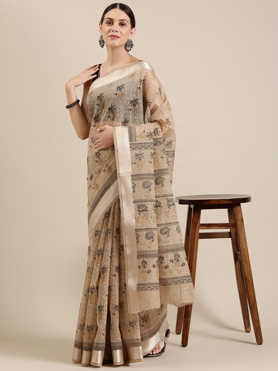 

The Chennai Silks Beige & Grey Floral Pure Cotton Saree