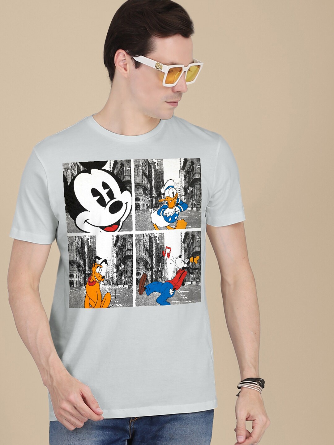 

Free Authority Men Mickey & Friends Printed Tshirt, Grey