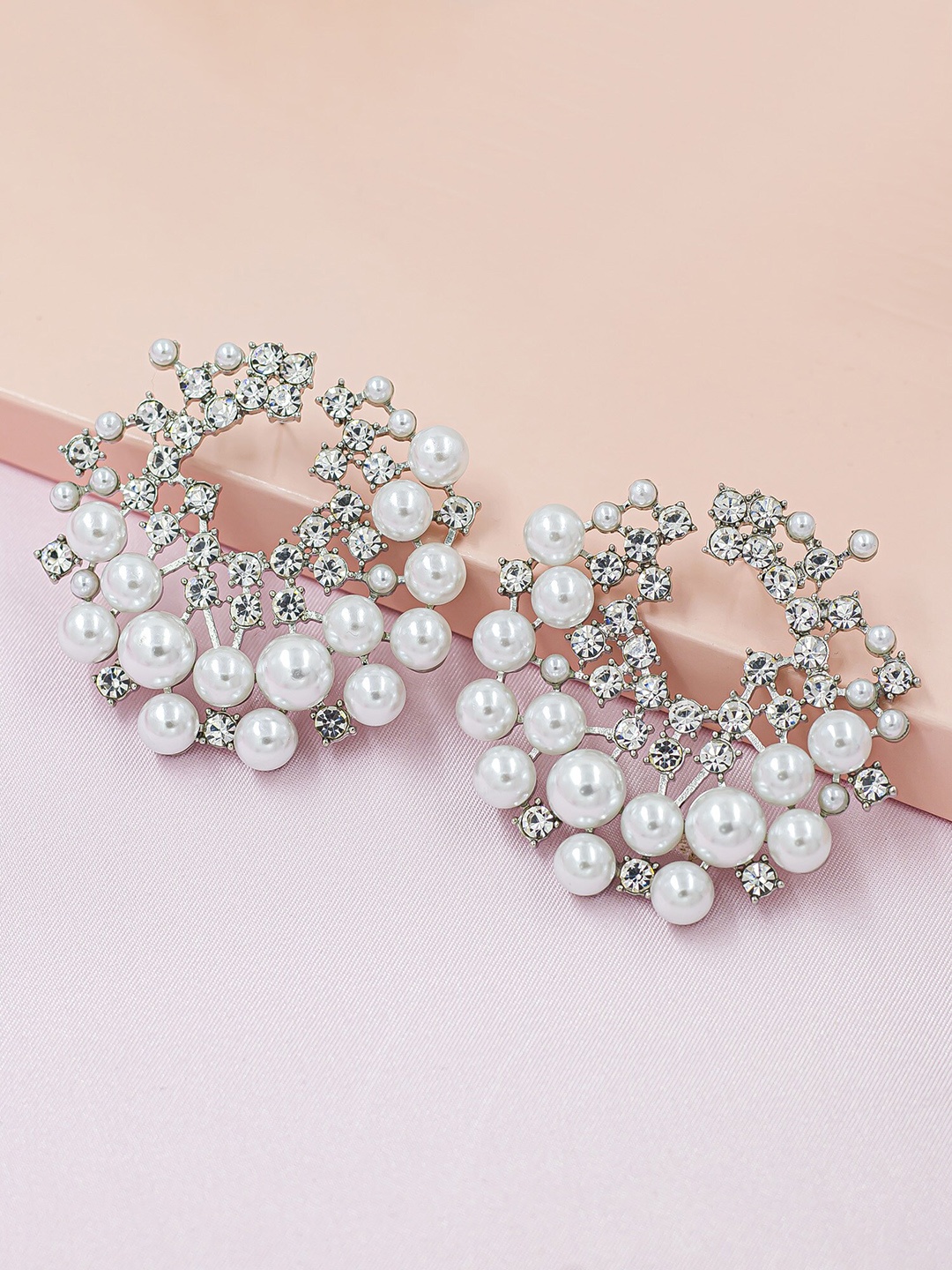 

Bellofox Silver-Toned Circular Studs Earrings