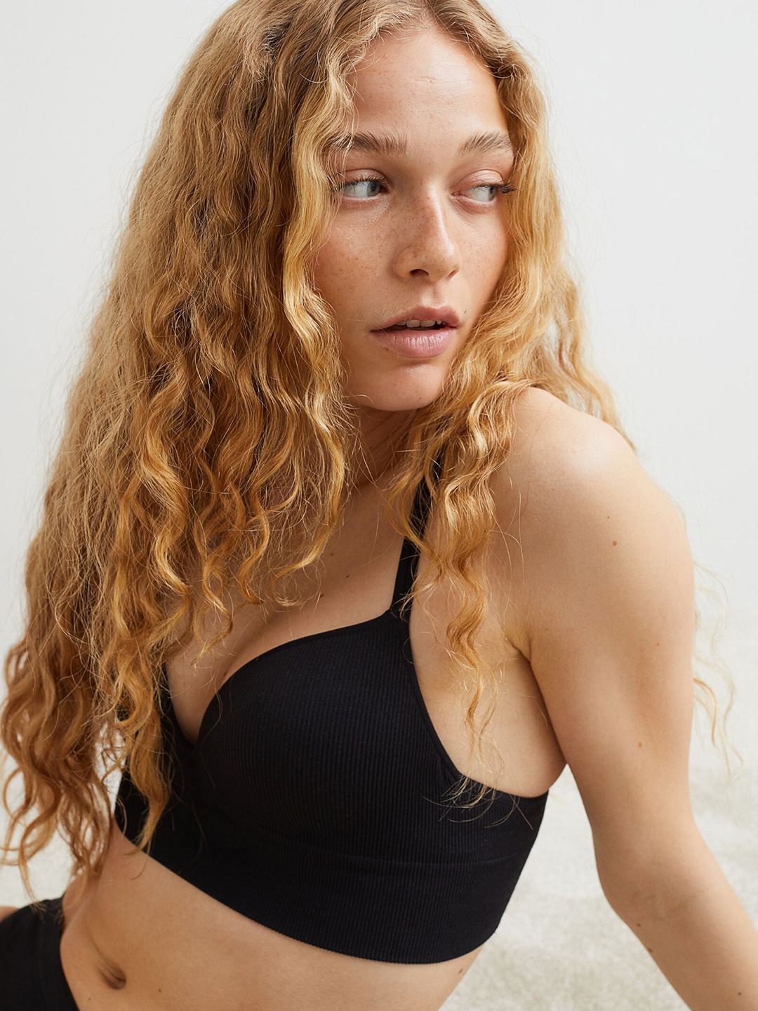 

H&M Seamless Push-Up Bra, Black