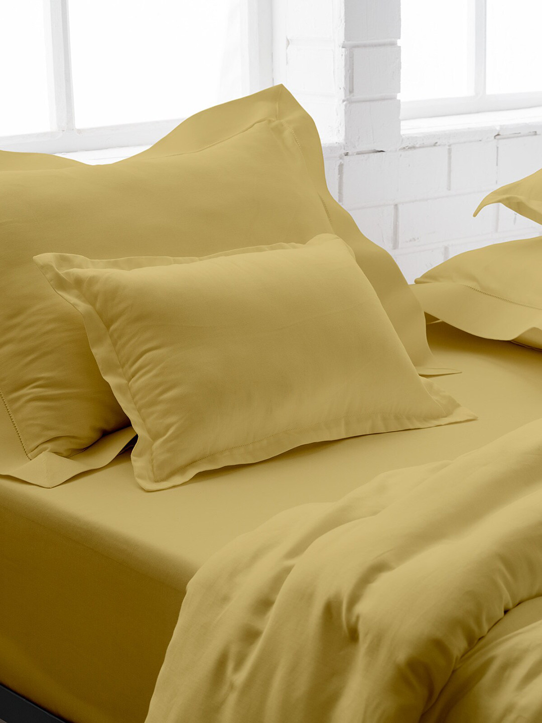 

DDecor Yellow Solid 200TC Cotton Double King Bedding Set