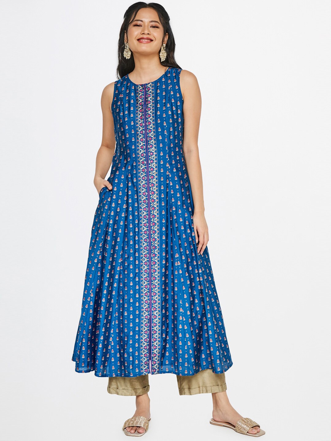

Global Desi Women Blue Floral Printed Anarkali Kurta