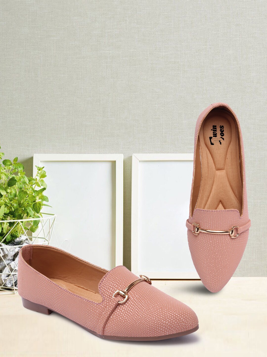 

TWIN TOES Women Pink Ballerinas Flats