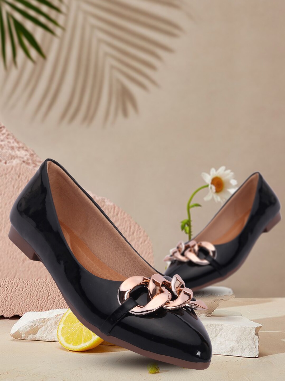 

TWIN TOES Women Black Printed Ballerinas with Bows Flats