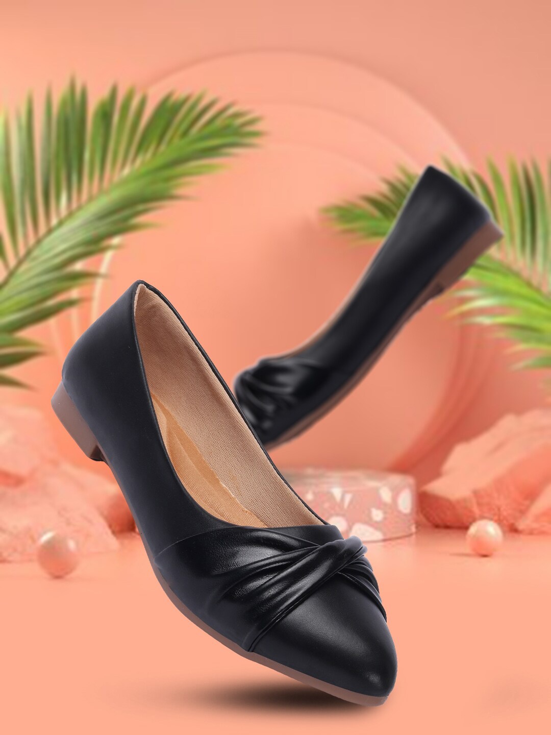 

TWIN TOES Women Black Textured Ballerinas Flats