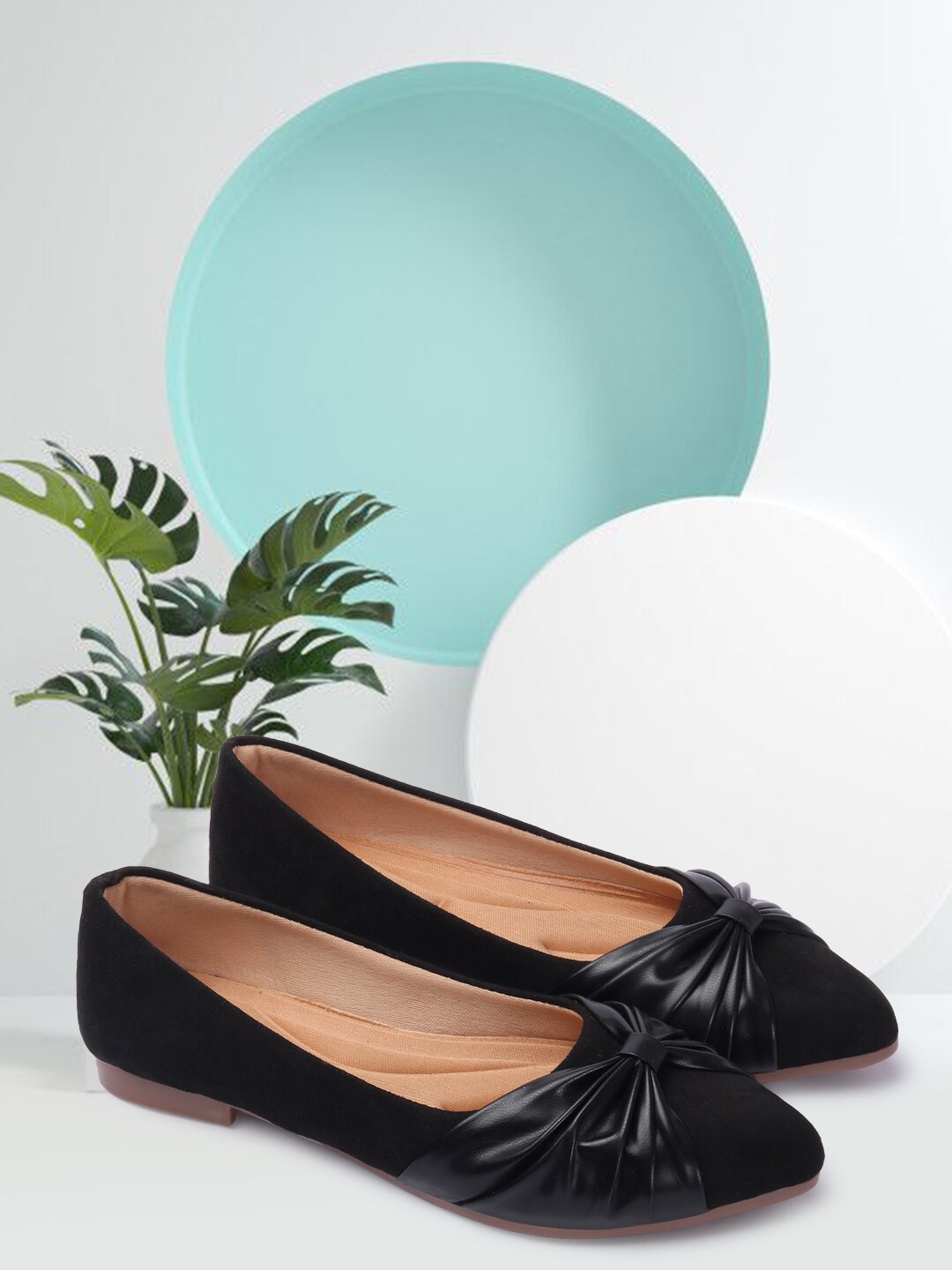 

TWIN TOES Women Black Ballerinas with Bows Flats