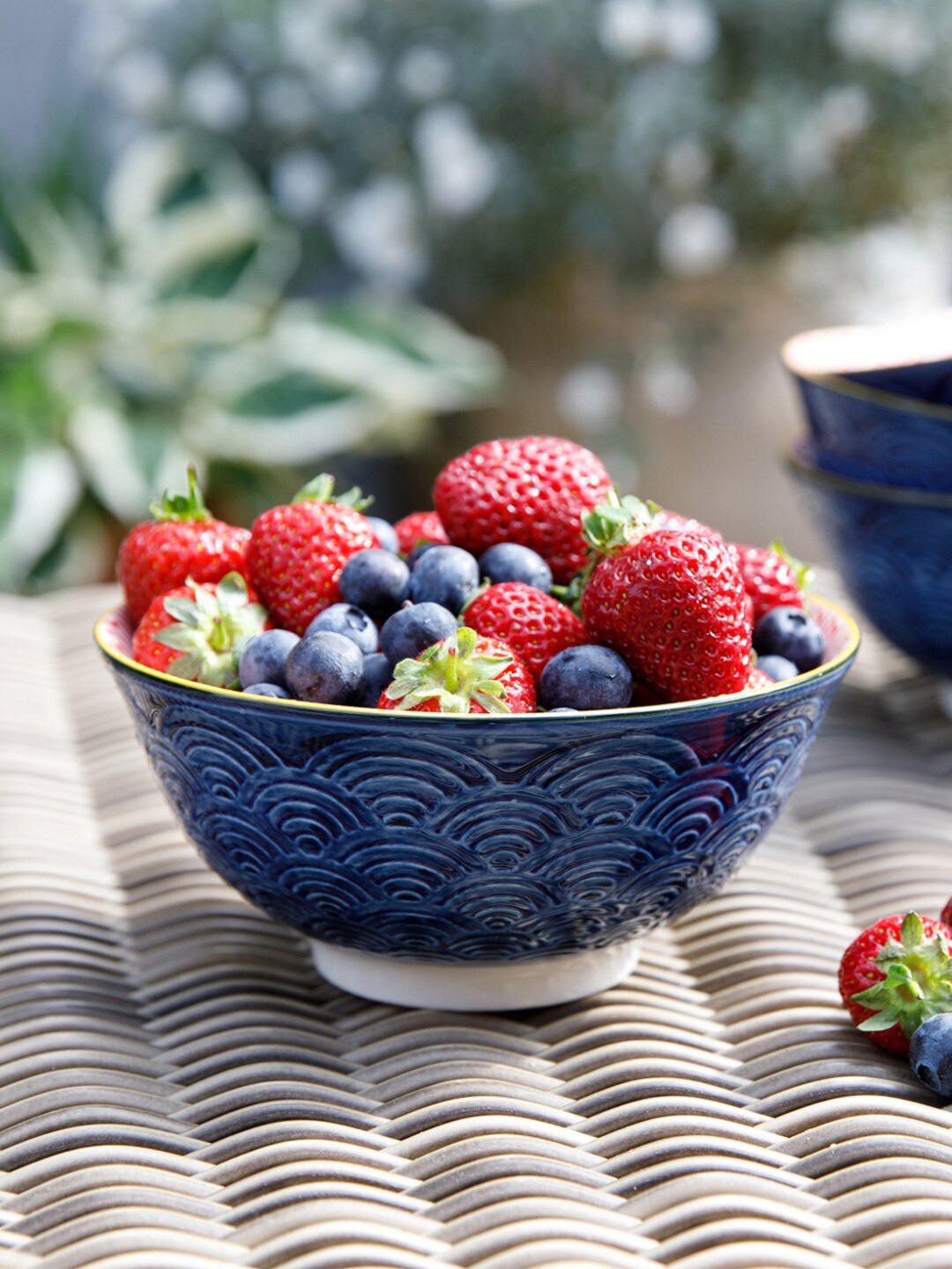 

KitchenCraft Blue & Red Dishwasher And Microwave Safe Printed Stoneware Glossy Bowls