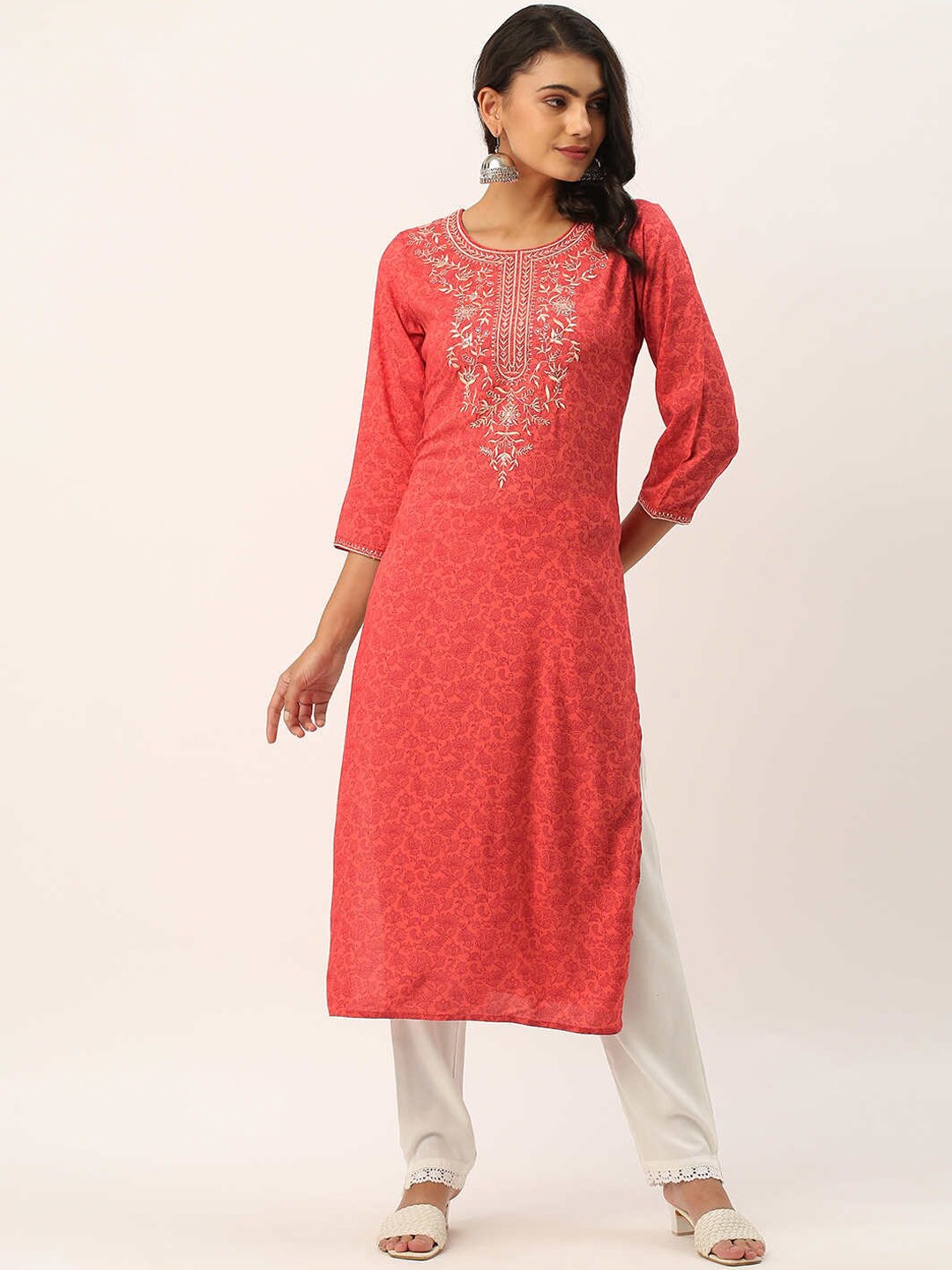 

ZOLA Women Peach-Coloured Paisley Embroidered Chikankari Kurta
