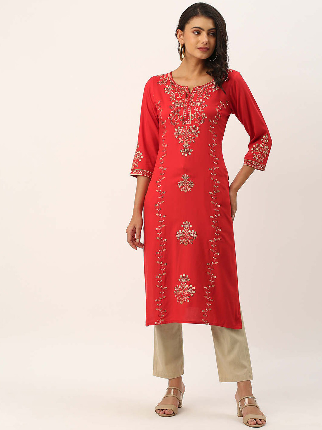 

ZOLA Women Red Floral Embroidered Kurta