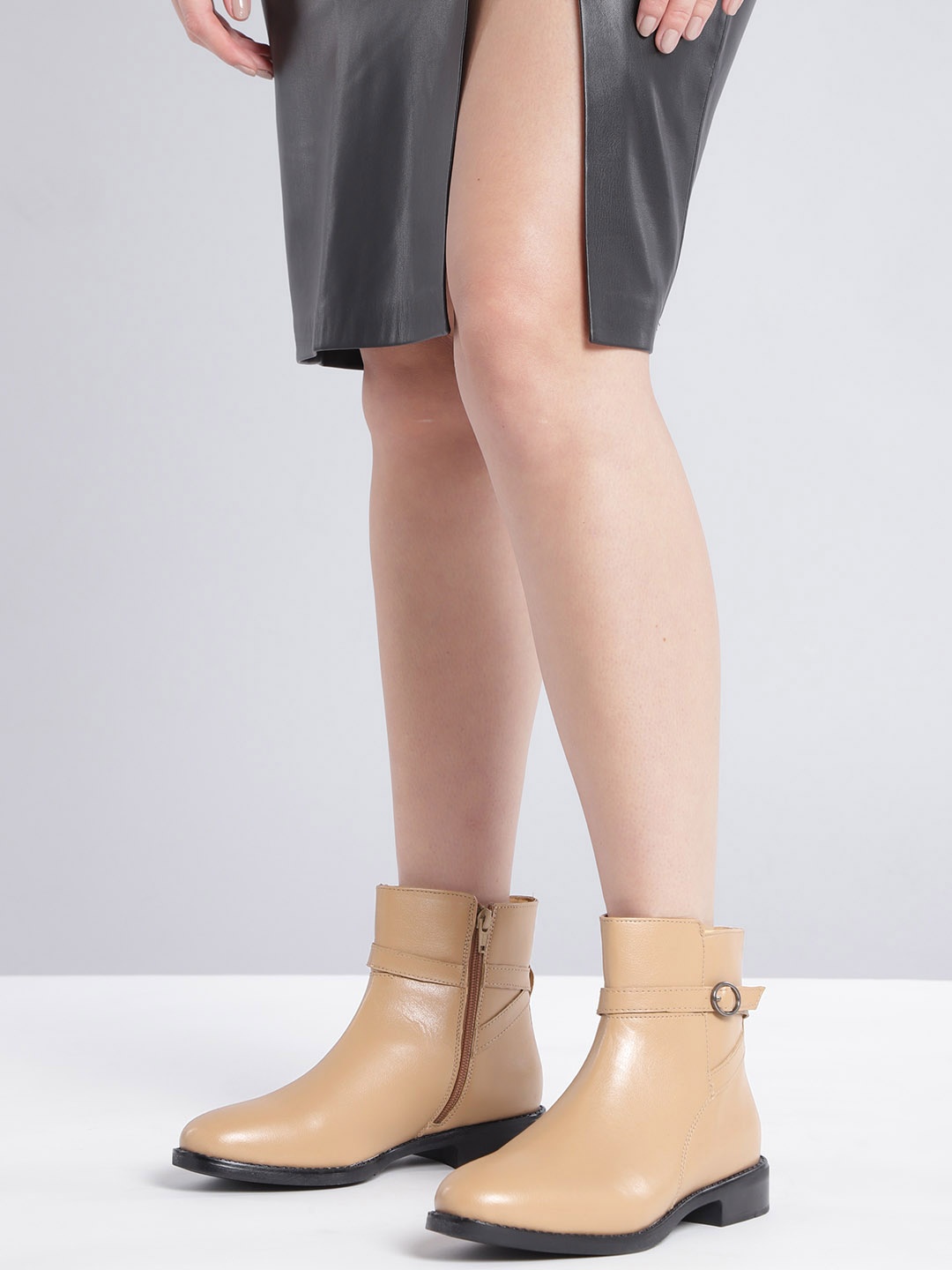 

Roadster Women Nude-Coloured Mid-Top Regular Boots