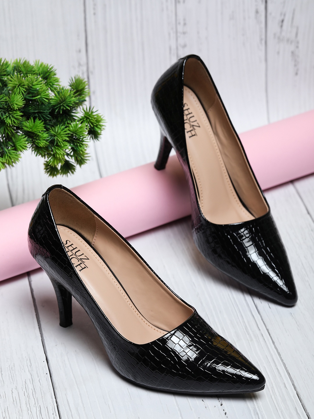 

SHUZ TOUCH Black Textured Kitten Pumps Heels