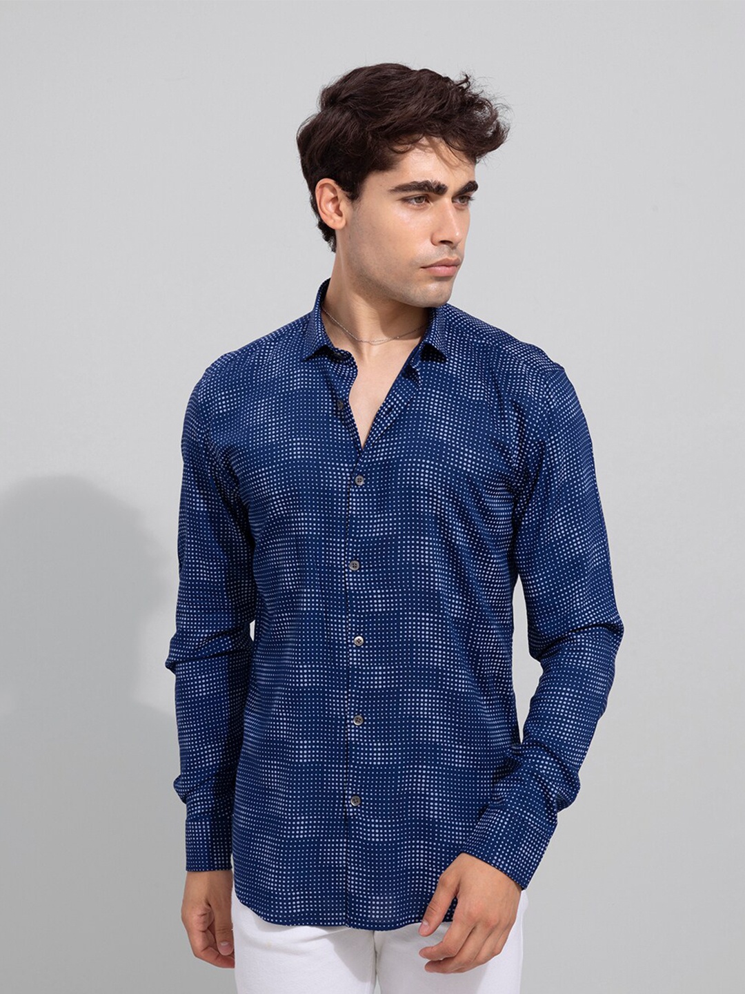 

Snitch Men Navy Blue Printed Slim Fit Casual Shirt