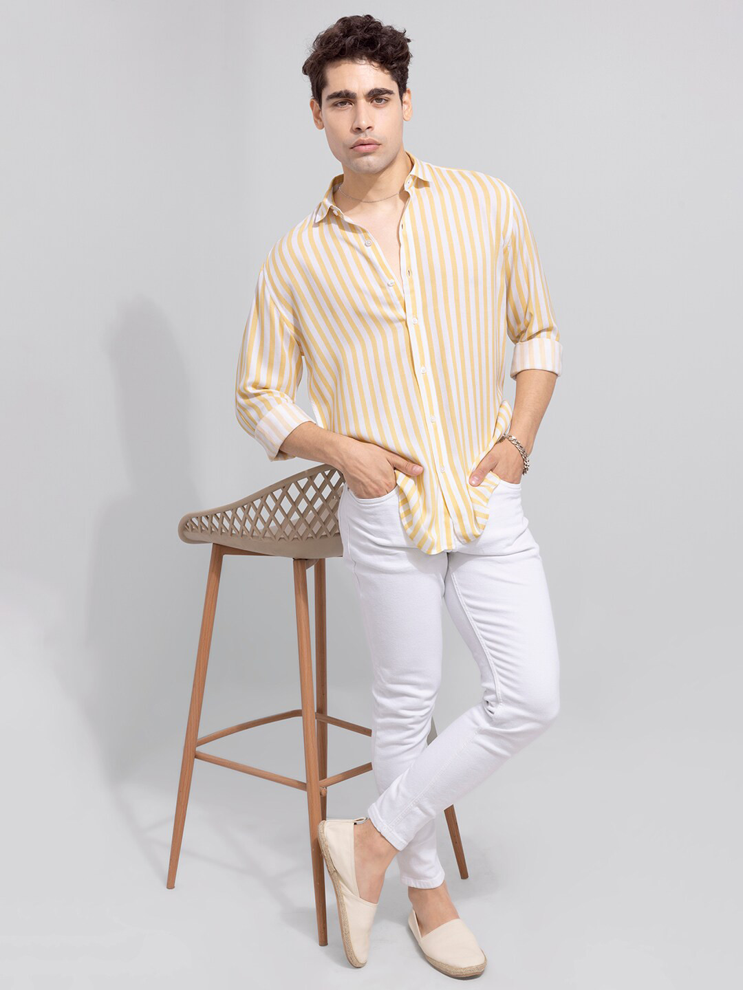 

Snitch Men Yellow Slim Fit Striped Casual Shirt