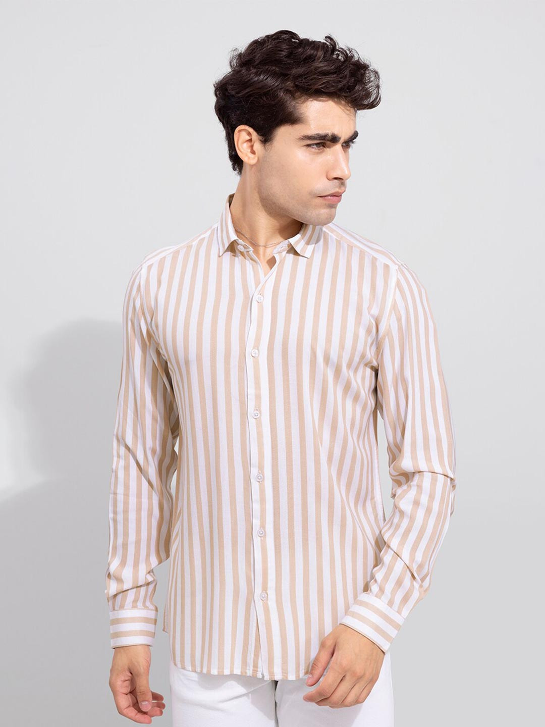 

Snitch Men Beige Slim Fit Striped Casual Shirt