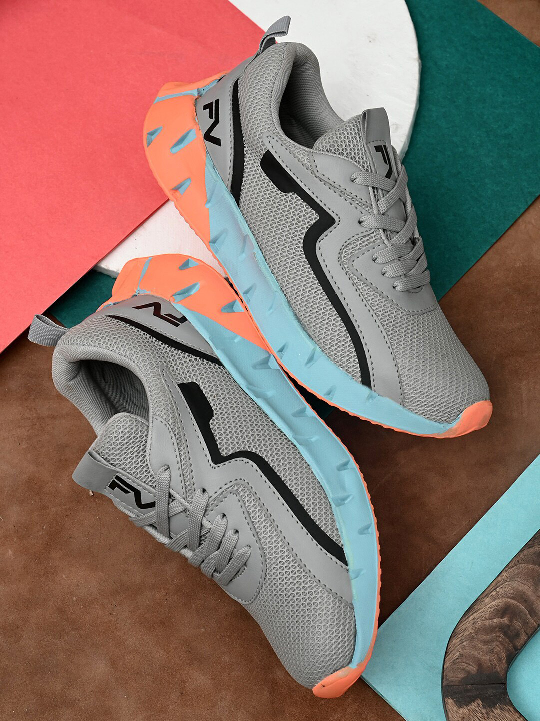 

Fashion Victim Men Grey Colourblocked Sneakers