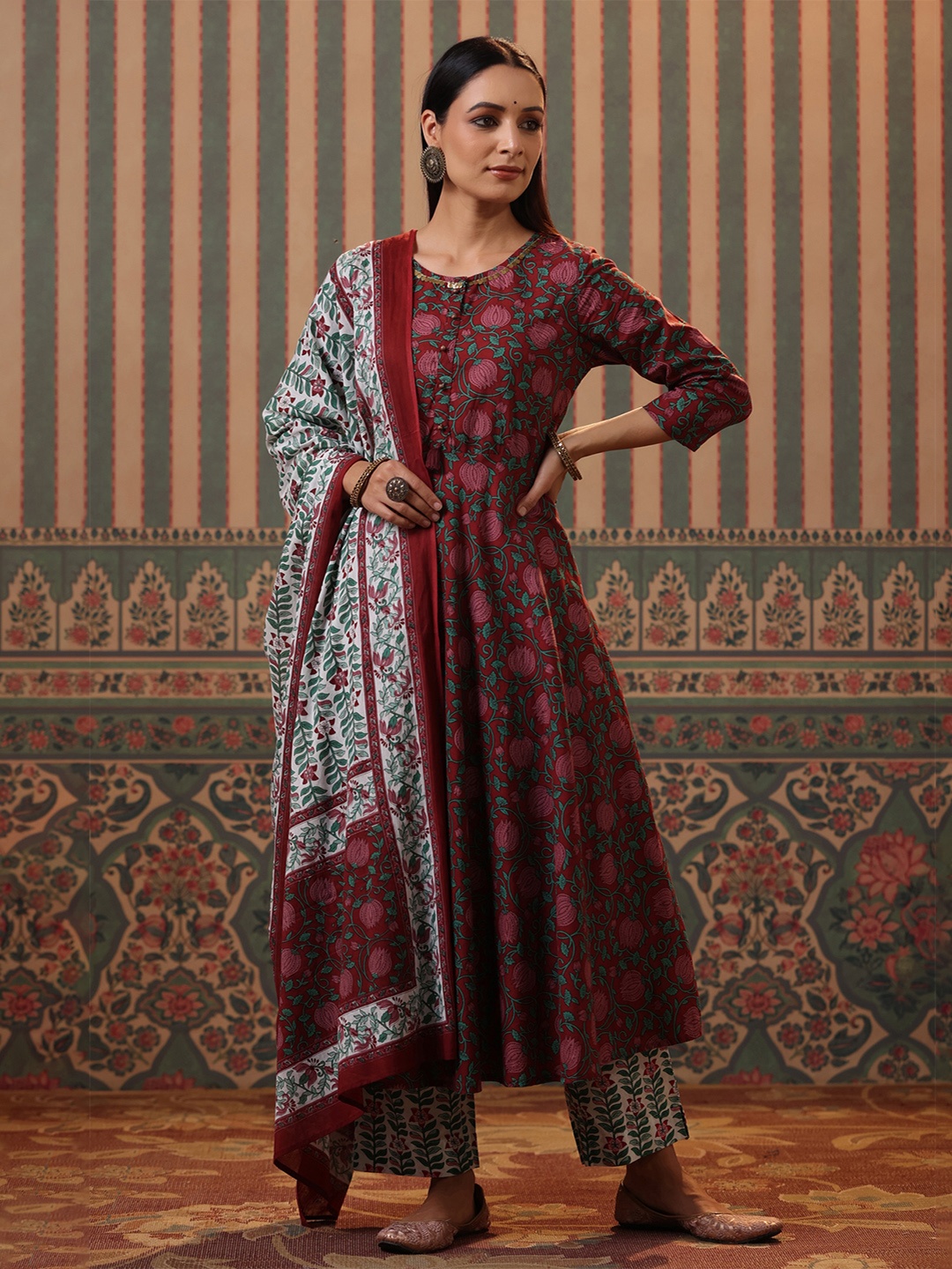 

Rain & Rainbow Women Maroon Floral Printed Sequinned Pure Cotton Kurta with Trousers & With Dupatta