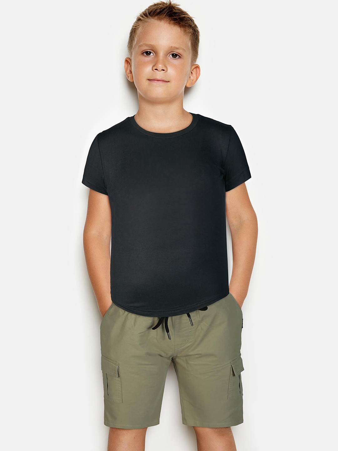

Gini and Jony Boys Khaki Solid Cargo Shorts