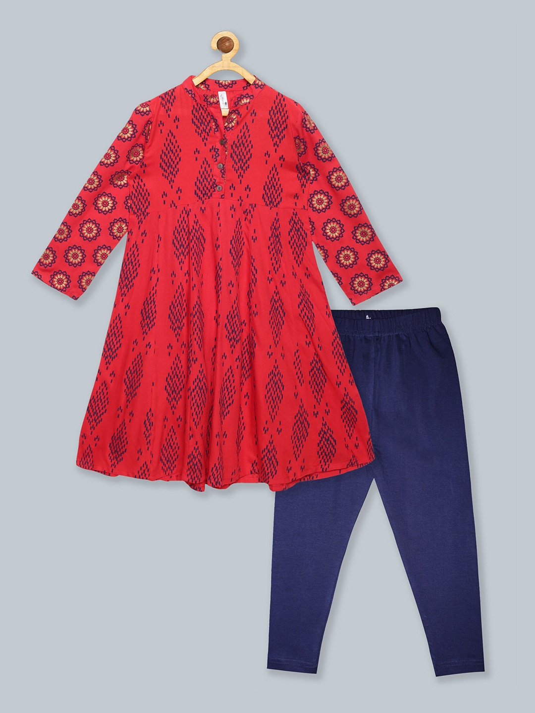

KiddoPanti Girls Red Printed Empire Kurta With Legging