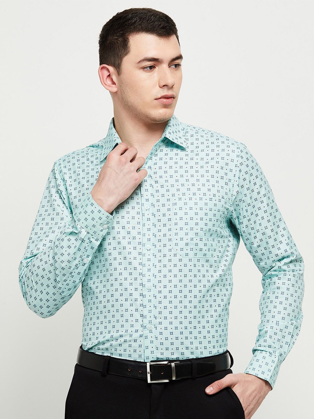 

max Men Green Printed Casual Shirt