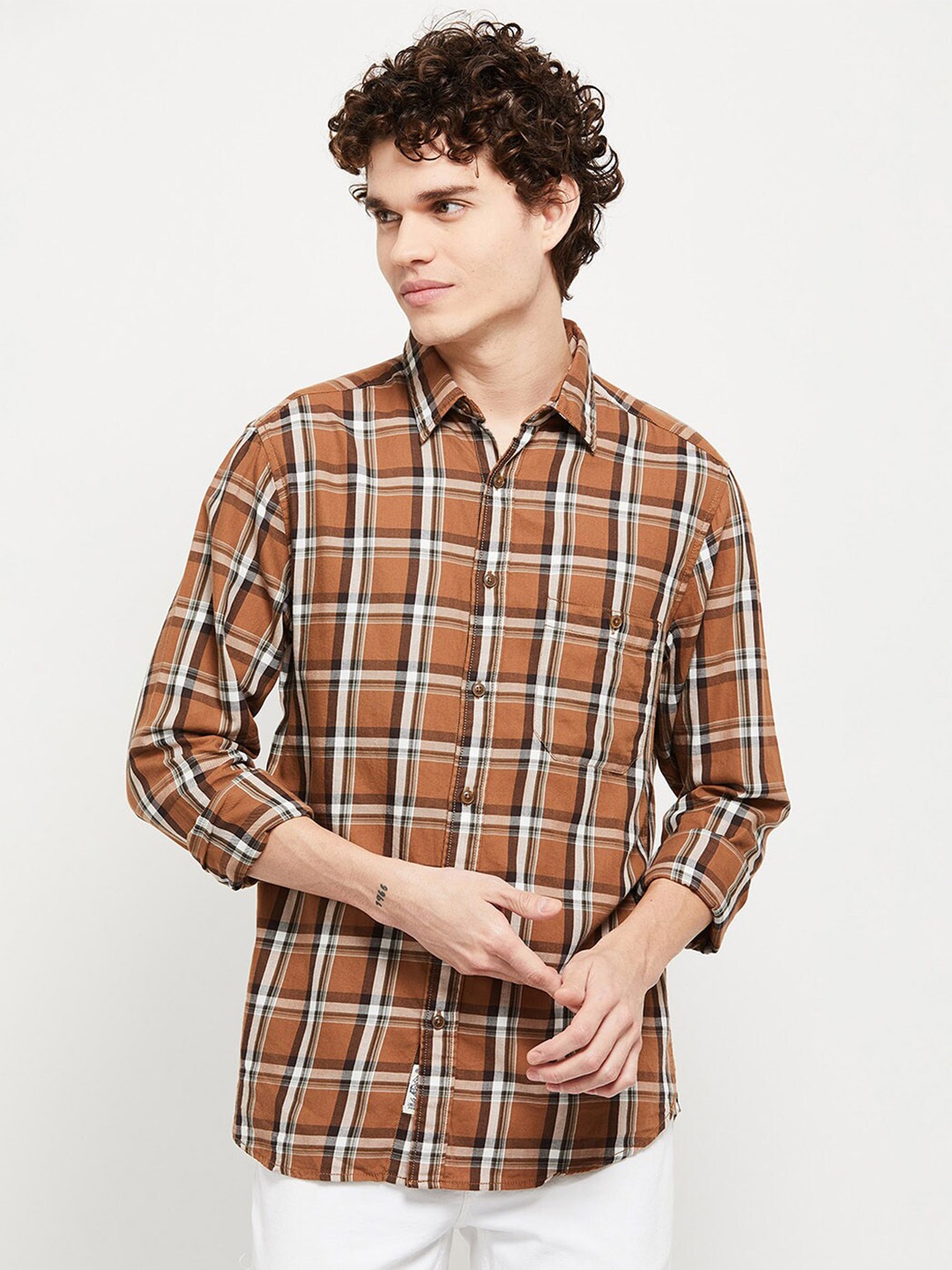 

max Men Brown Tartan Checked Casual Shirt