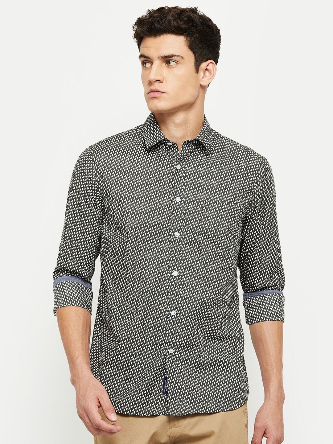 

max Men Pure cotton Black Printed Casual Shirt