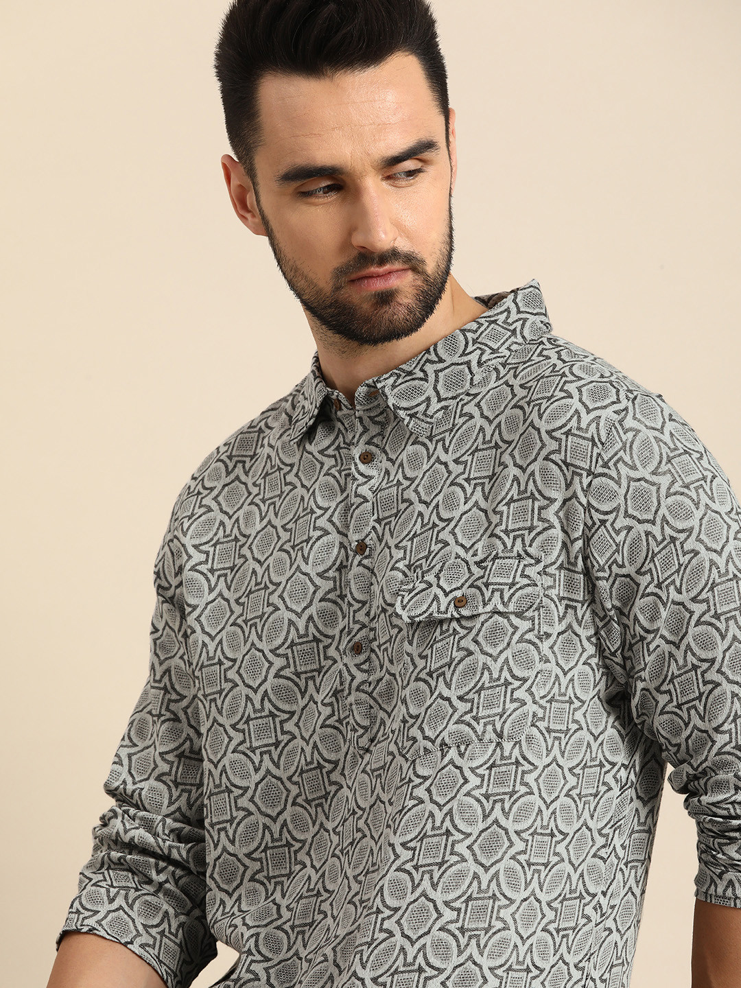 

Anouk Men Grey Geometric Pattern Woven Kurta with Chest Flap Pocket