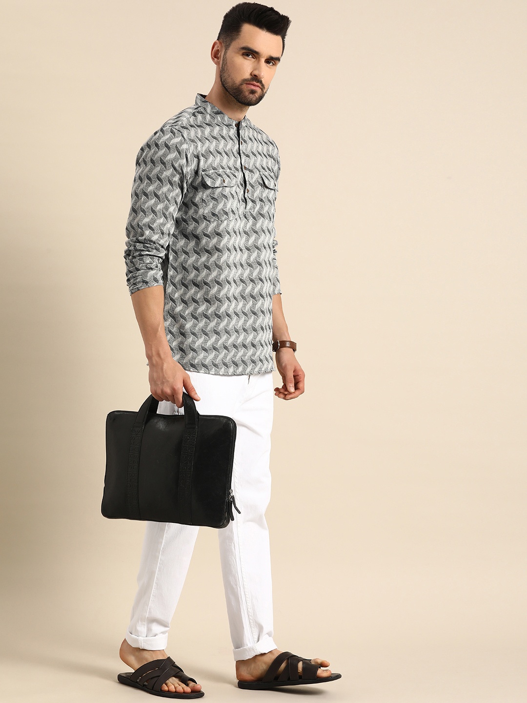 

Anouk Men Grey Geometric Pattern Woven Short Kurta with 2 Flap Chest Pockets