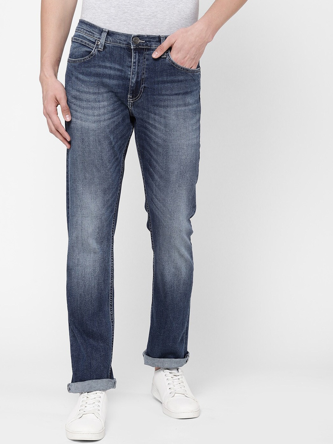 

Lee Men Blue Rodeo Heavy Fade Regular Fit Jeans
