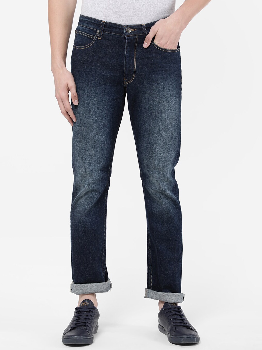 

Lee Men Blue Light Fade Stretchable Jeans