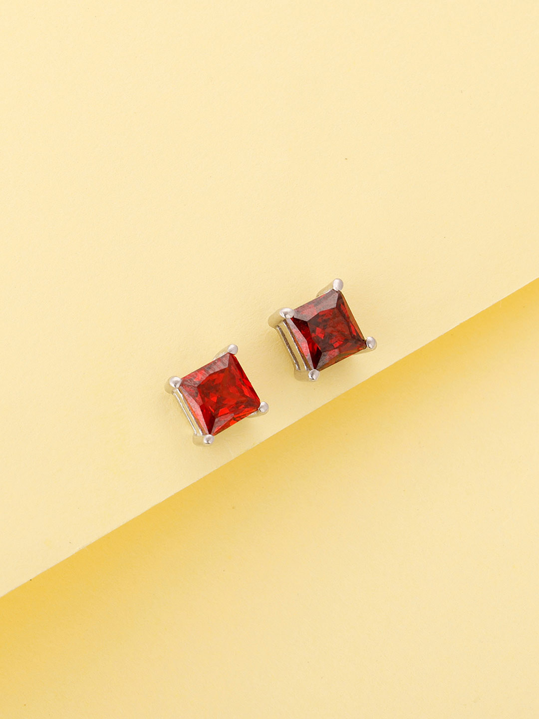 

GIVA 925 Sterling Silver Emerald Red Square Stud Earrings