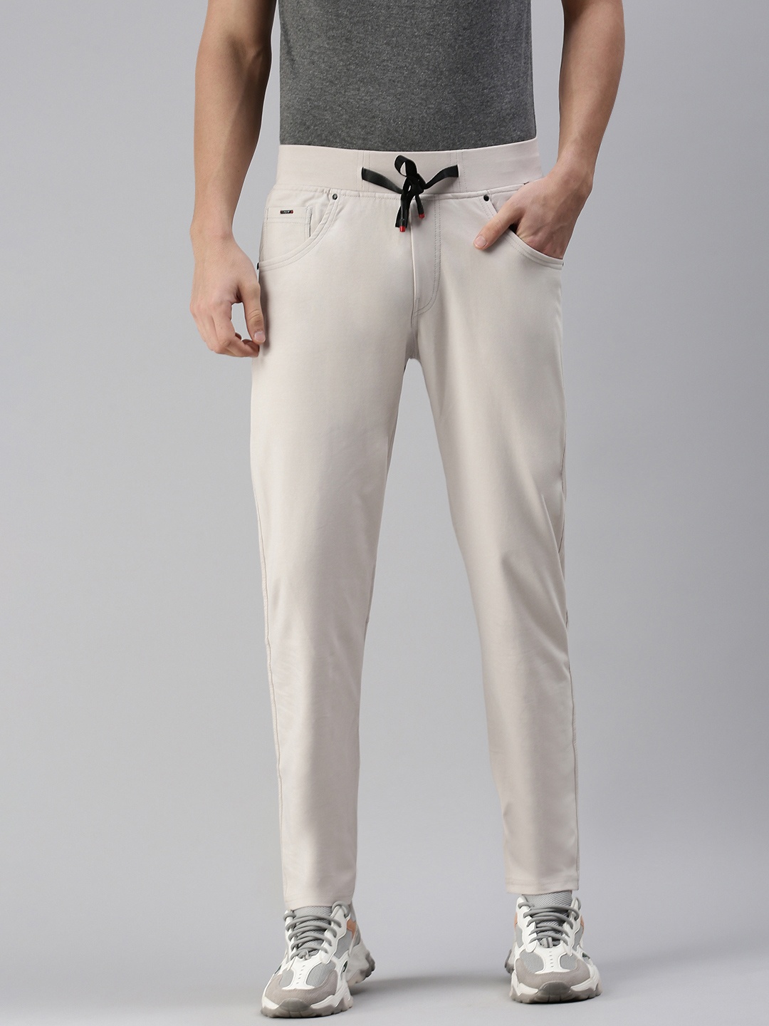 

SHOWOFF Men Beige Solid Mid-Rise Cotton Track Pant