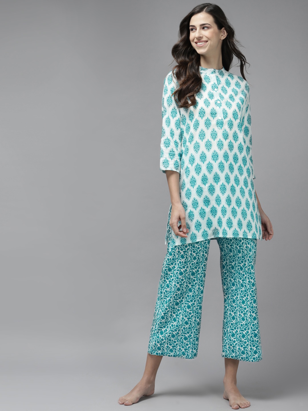 

Prakrti Women White & Sea Green Printed Pure Cotton Pyjama Set