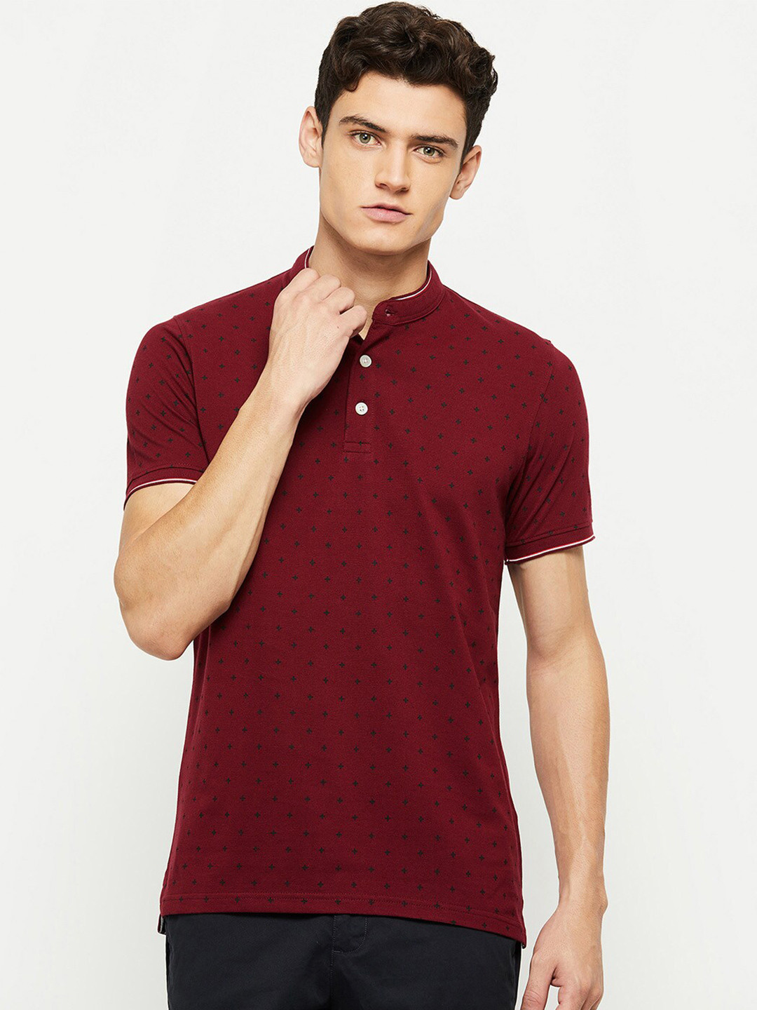 

max Men Maroon Printed Mandarin Collar T-shirt